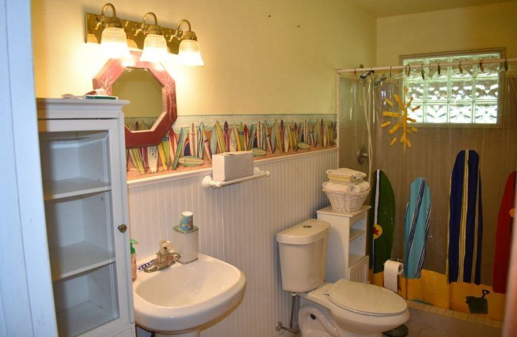 940 Starns Loop Road Okeechobee, FL 34974 - Photo 20 of 33 Bathroom