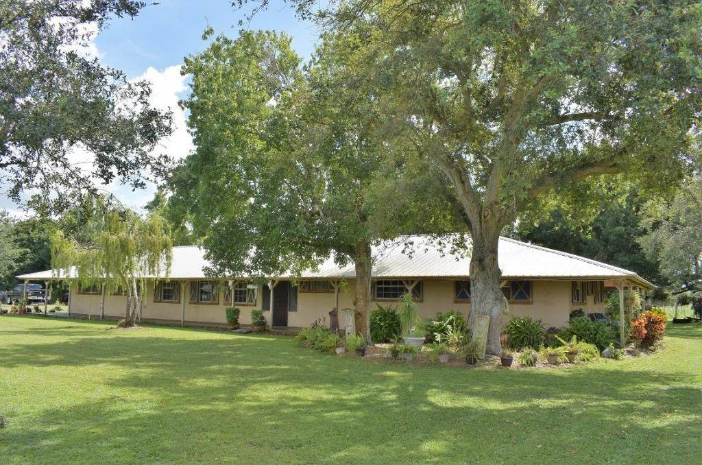 940 Starns Loop Road Okeechobee, FL 34974 - Photo 2 of 33 Front of home