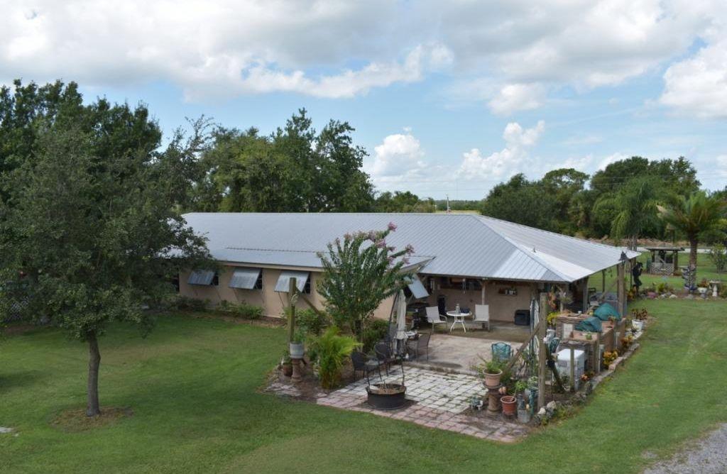 940 Starns Loop Road Okeechobee, FL 34974 - Photo 22 of 33 Rear of home