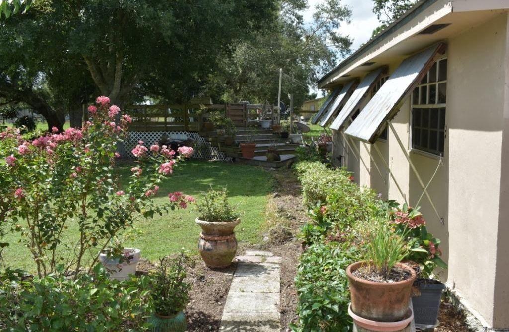 940 Starns Loop Road Okeechobee, FL 34974 - Photo 26 of 33 Rear of home