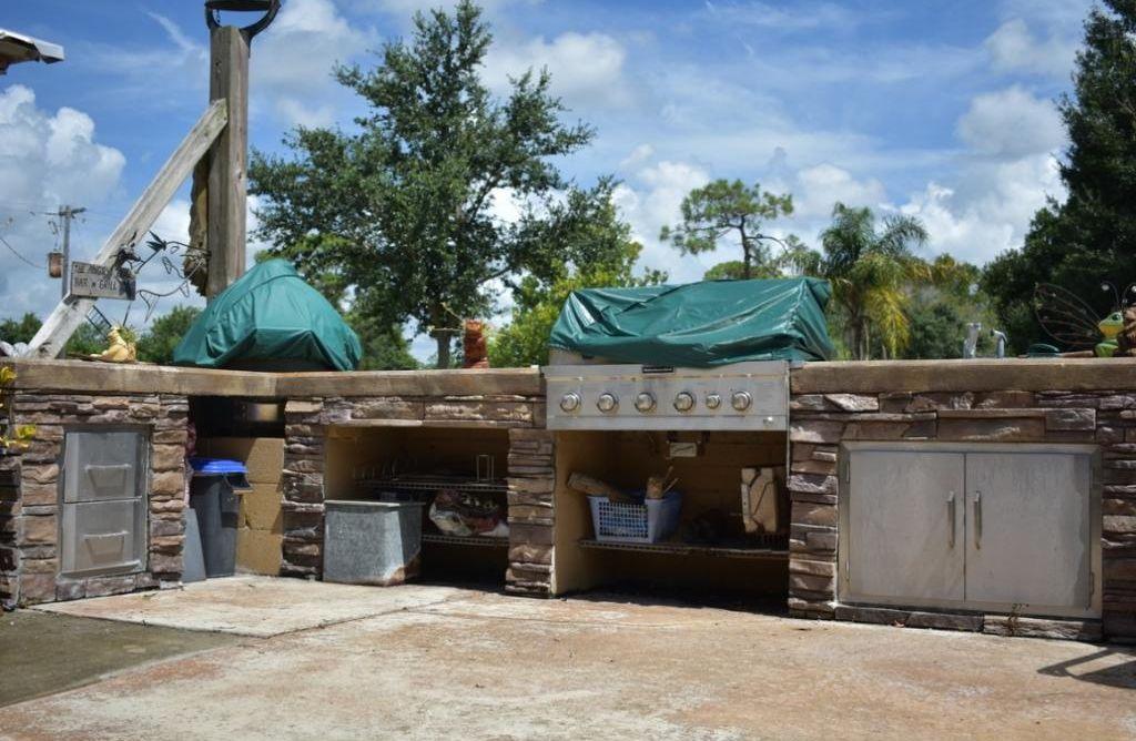 940 Starns Loop Road Okeechobee, FL 34974 - Photo 28 of 33 Outdoor Kitchen