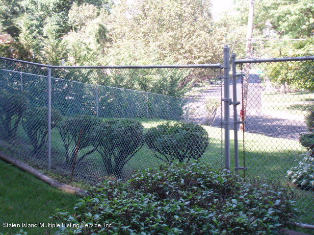 121 Forest Road Staten Island, NY 10304 - Photo 22 of 28 P1010288