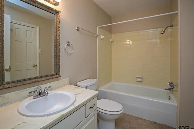 $510,000 | 3712-3714 Colony Park Drive, Tyler, TX 75701