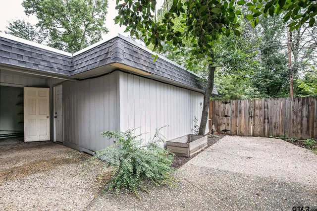 $510,000 | 3712-3714 Colony Park Drive, Tyler, TX 75701