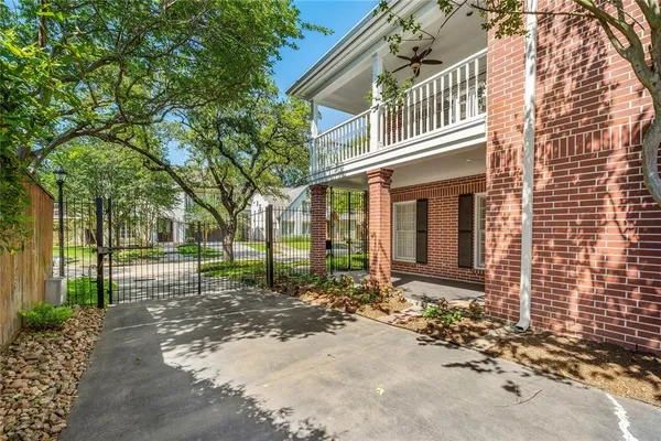 $6,900 | 2915 Quenby Avenue, West University Place, TX 77005