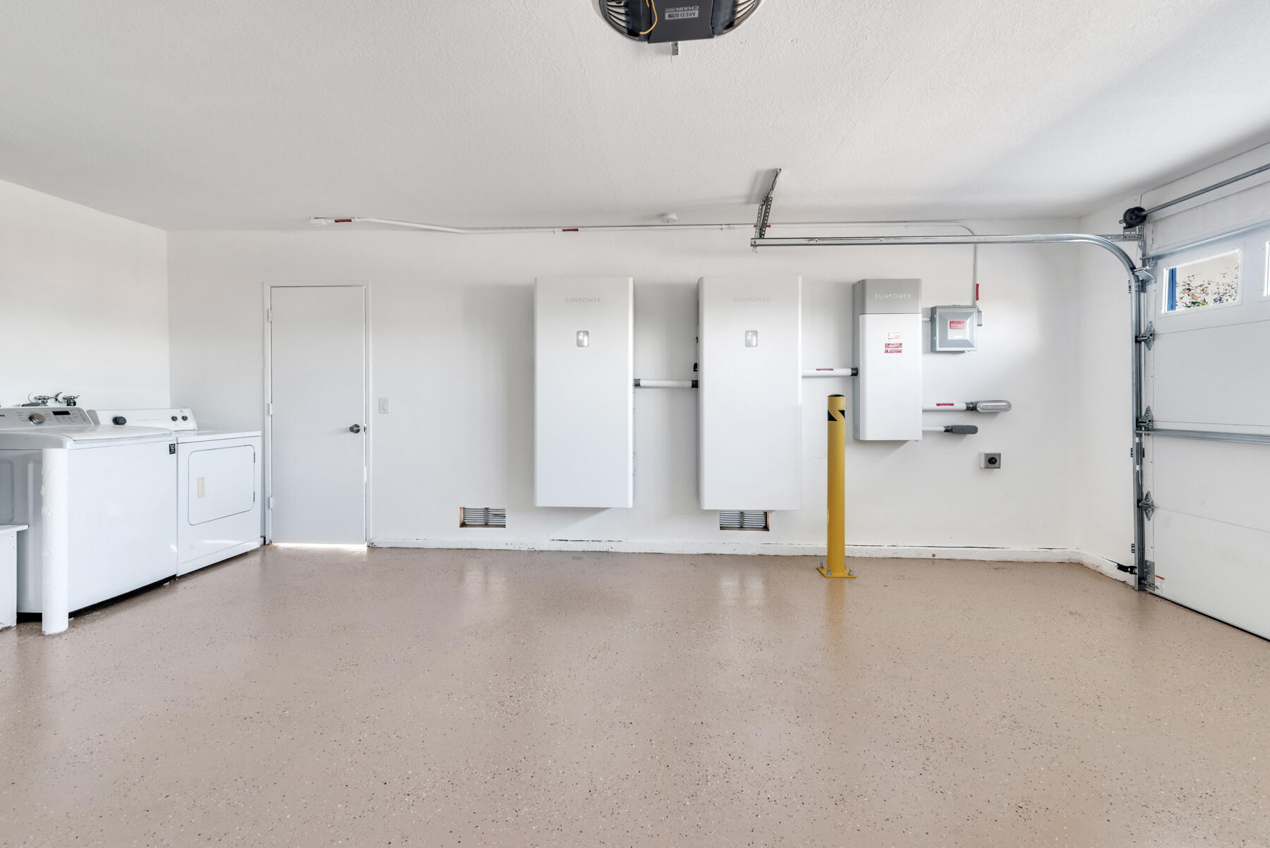 2003 North Sandra Road Palm Springs, CA 92262 - Photo 20 of 25 a view of an empty room