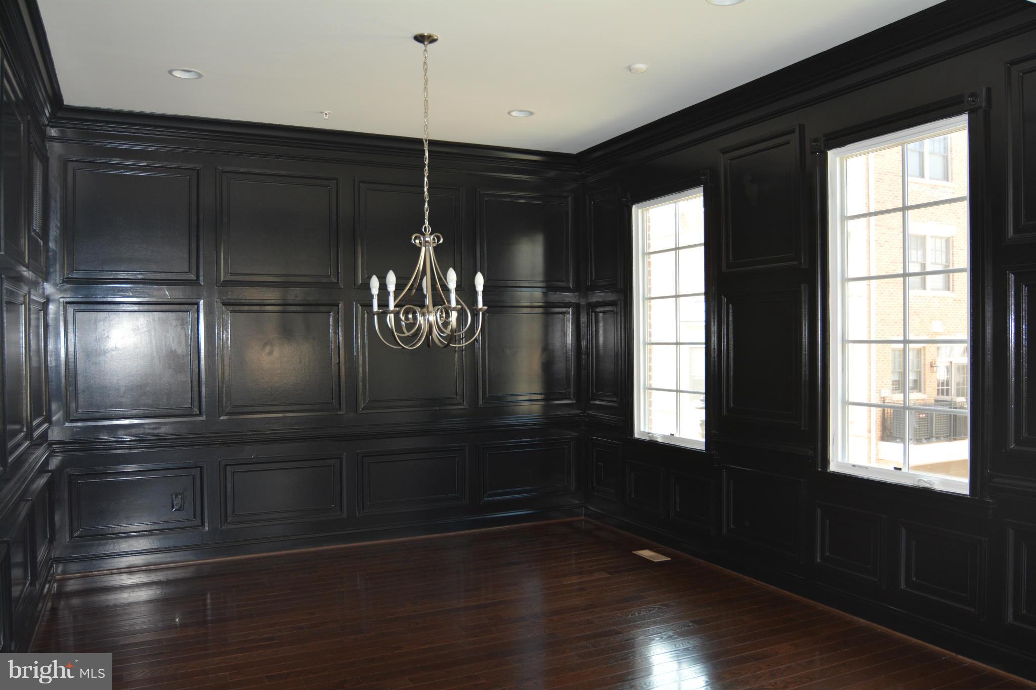 1413 Ridgeview Way Washington, DC 20007 - Photo 9 of 19 Dining Room