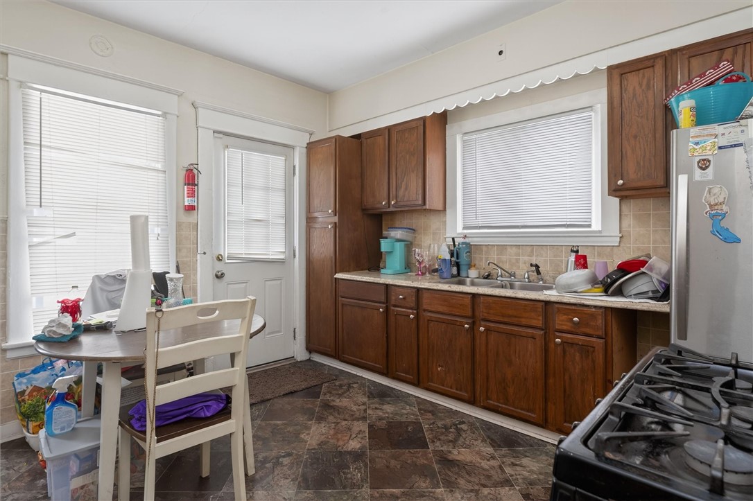 88 Gardiner Avenue Rochester, NY 14611 - Photo 11 of 30