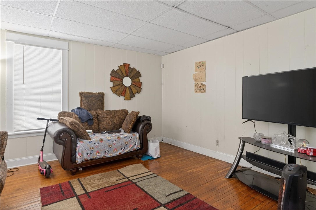 88 Gardiner Avenue Rochester, NY 14611 - Photo 7 of 30