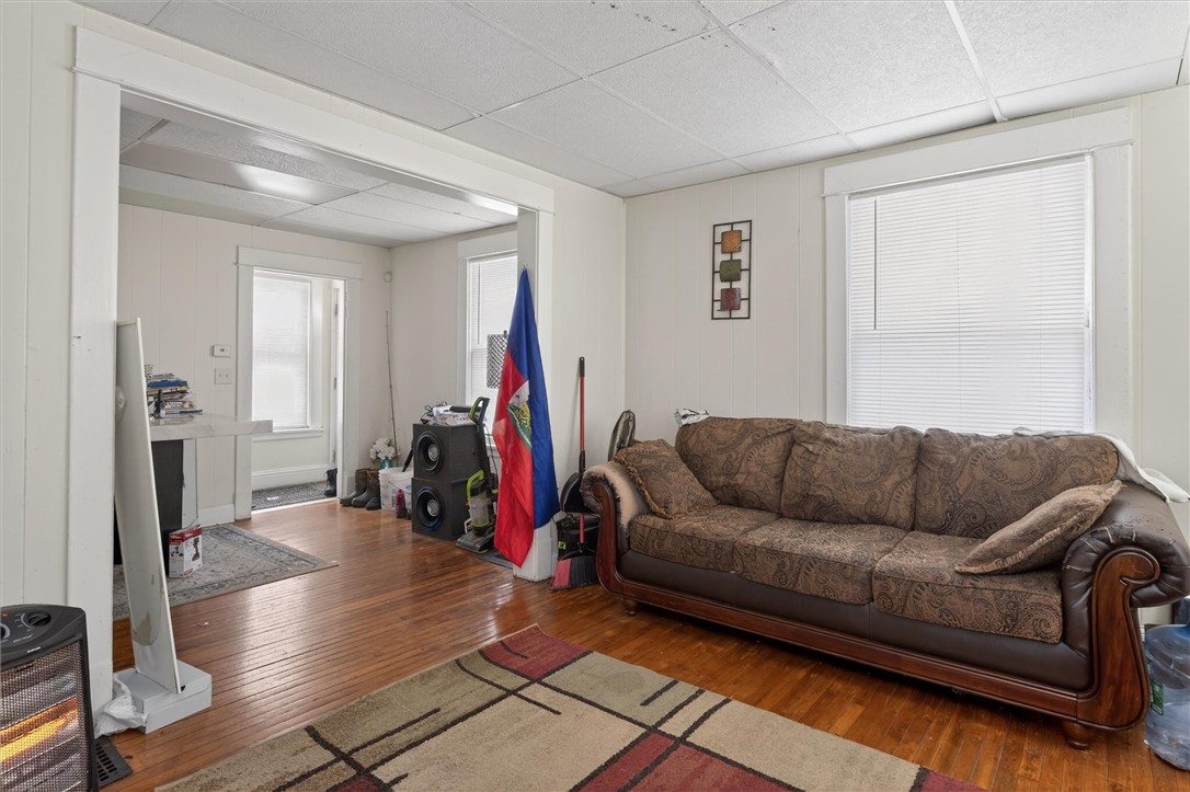 88 Gardiner Avenue Rochester, NY 14611 - Photo 9 of 30