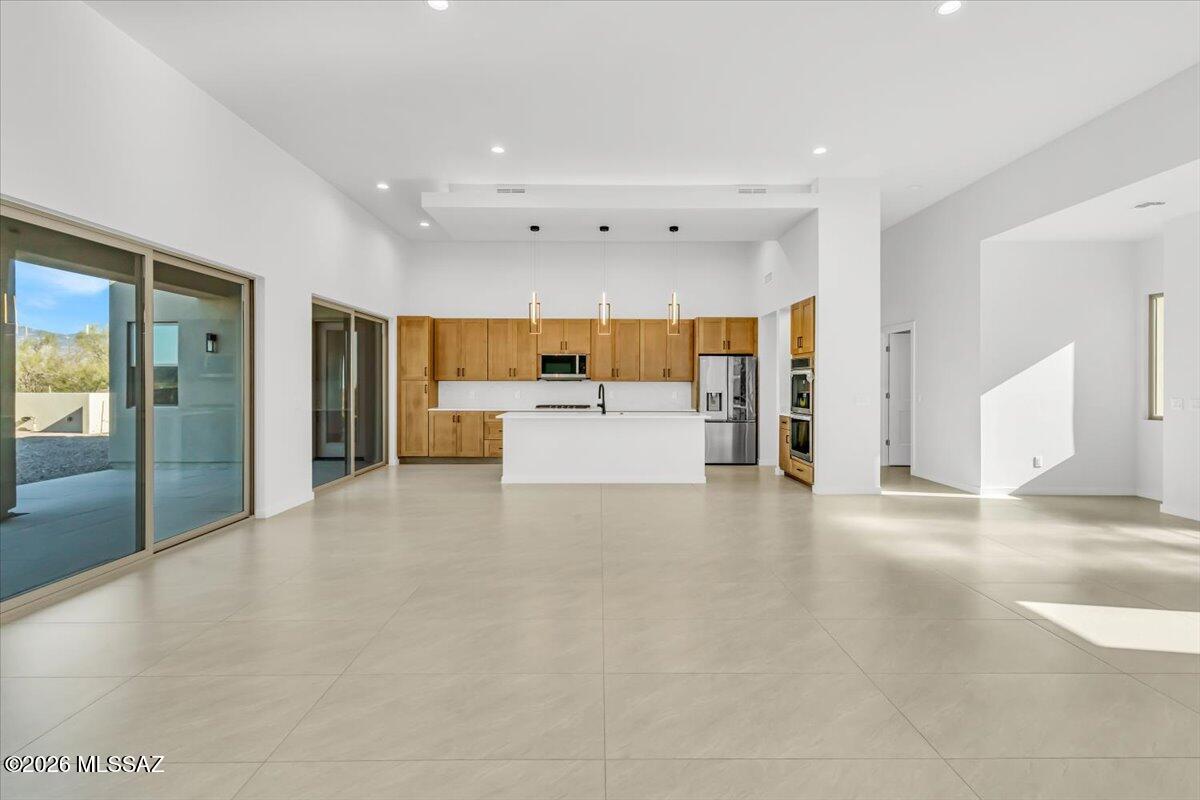 14821 Diamond F Rnch Place Vail, AZ 85641 - Photo 9 of 48 Porcelain Flooring