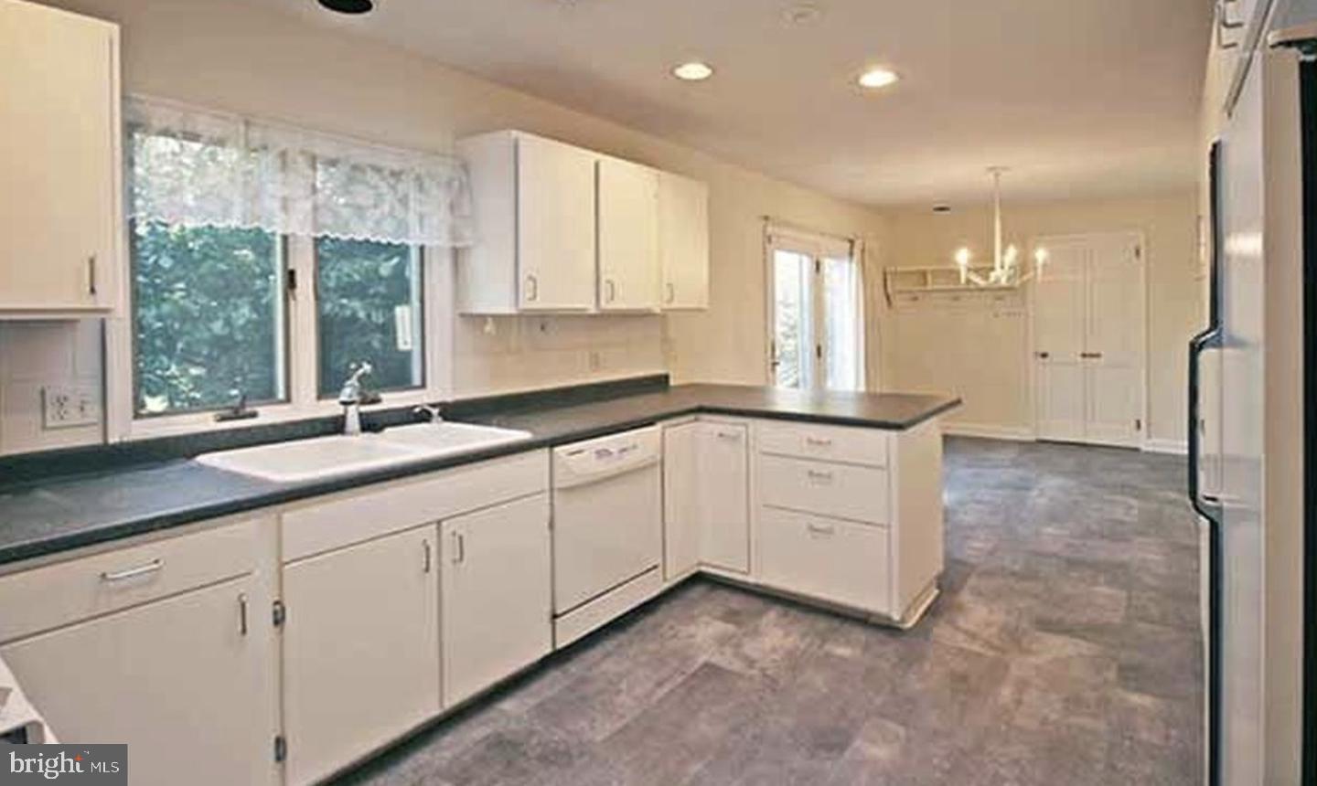1121 Club House Road Gladwyne, PA 19035 - Photo 5 of 12