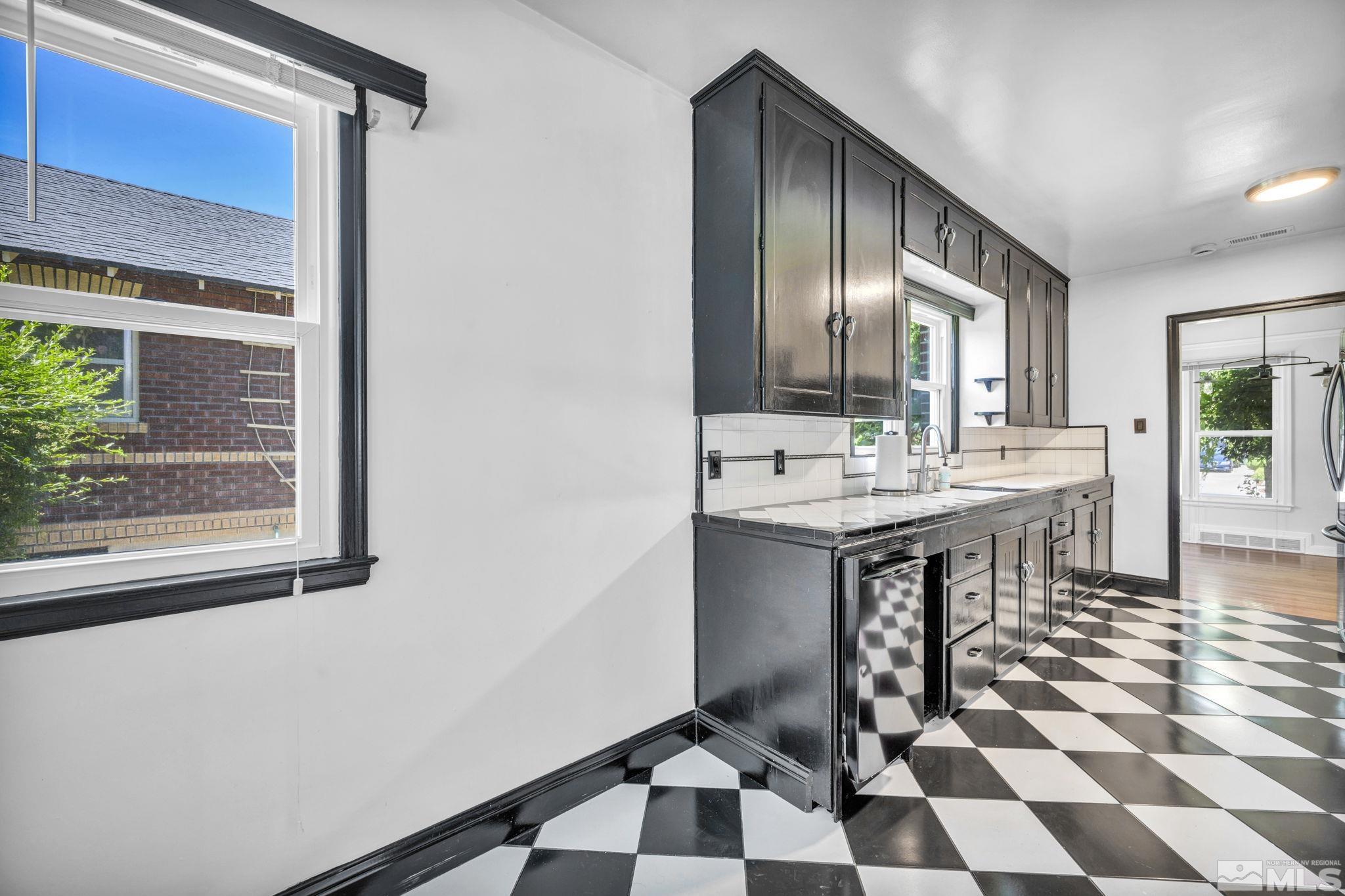 438 Thoma Street Reno, NV 89502 - Photo 12 of 40 Photo 12