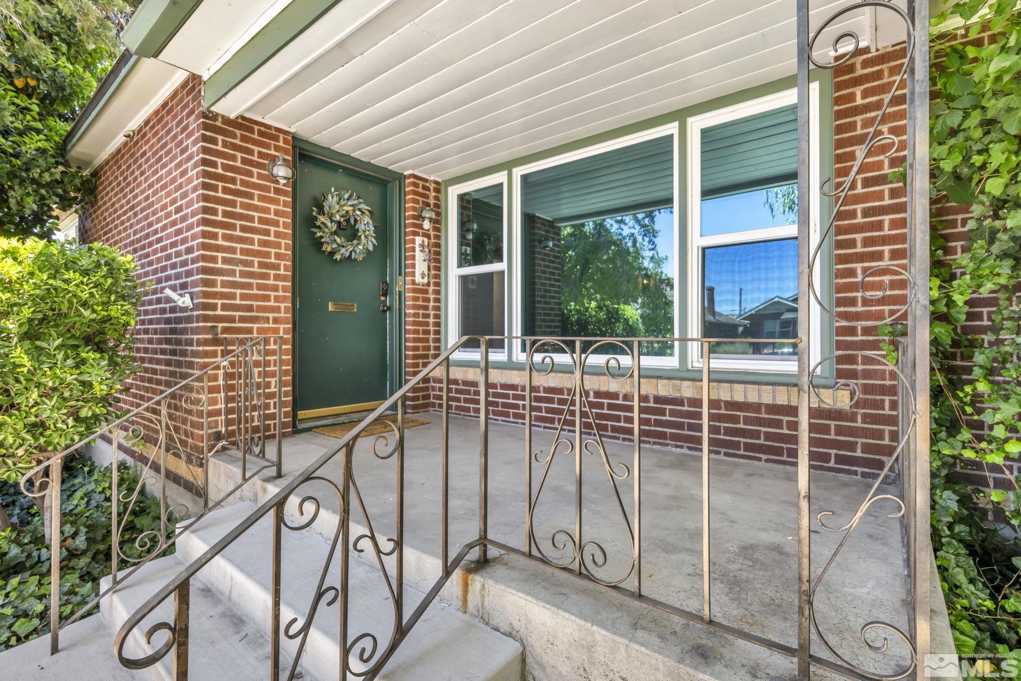 438 Thoma Street Reno, NV 89502 - Photo 3 of 40 Photo 3