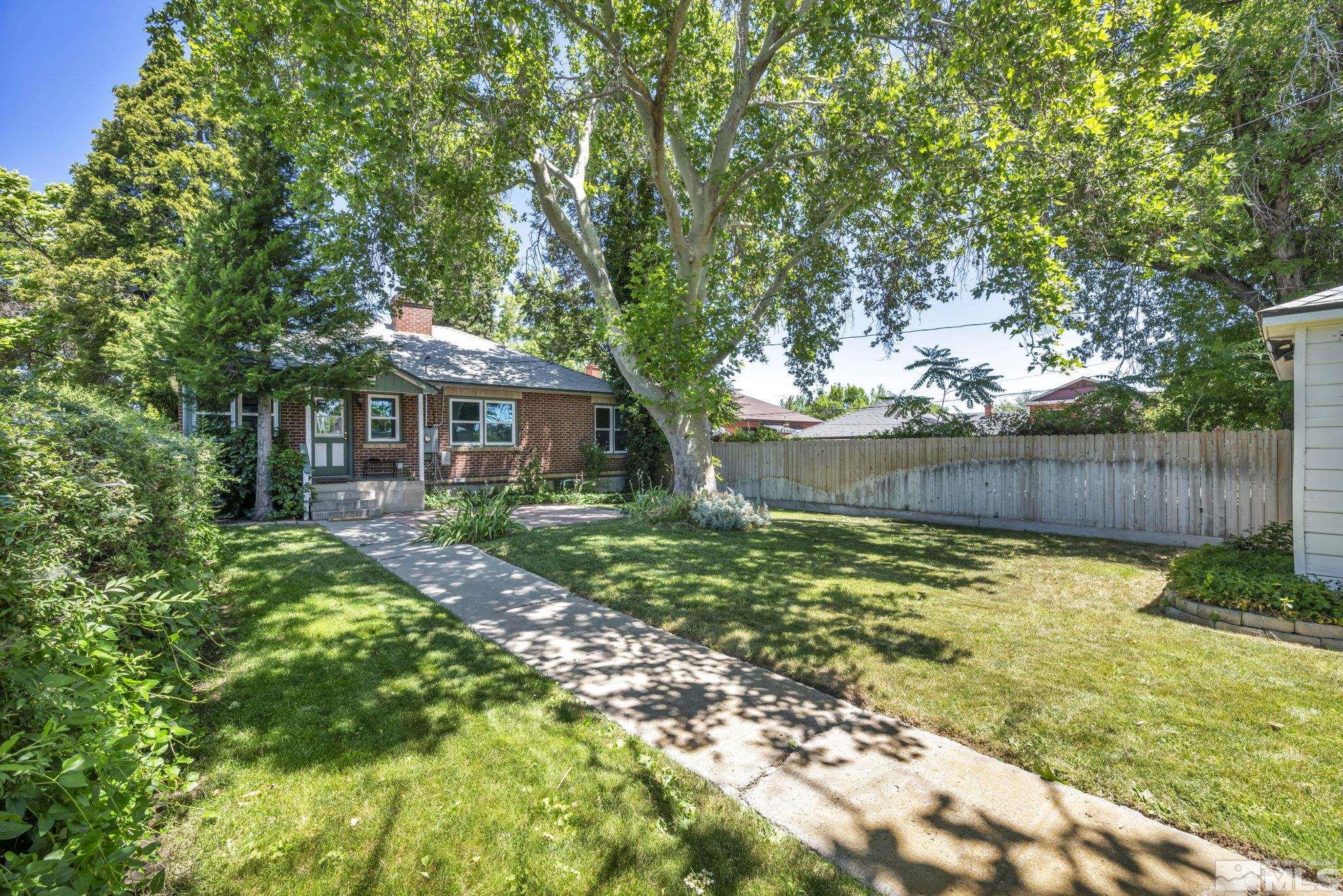 438 Thoma Street Reno, NV 89502 - Photo 5 of 40 Photo 5
