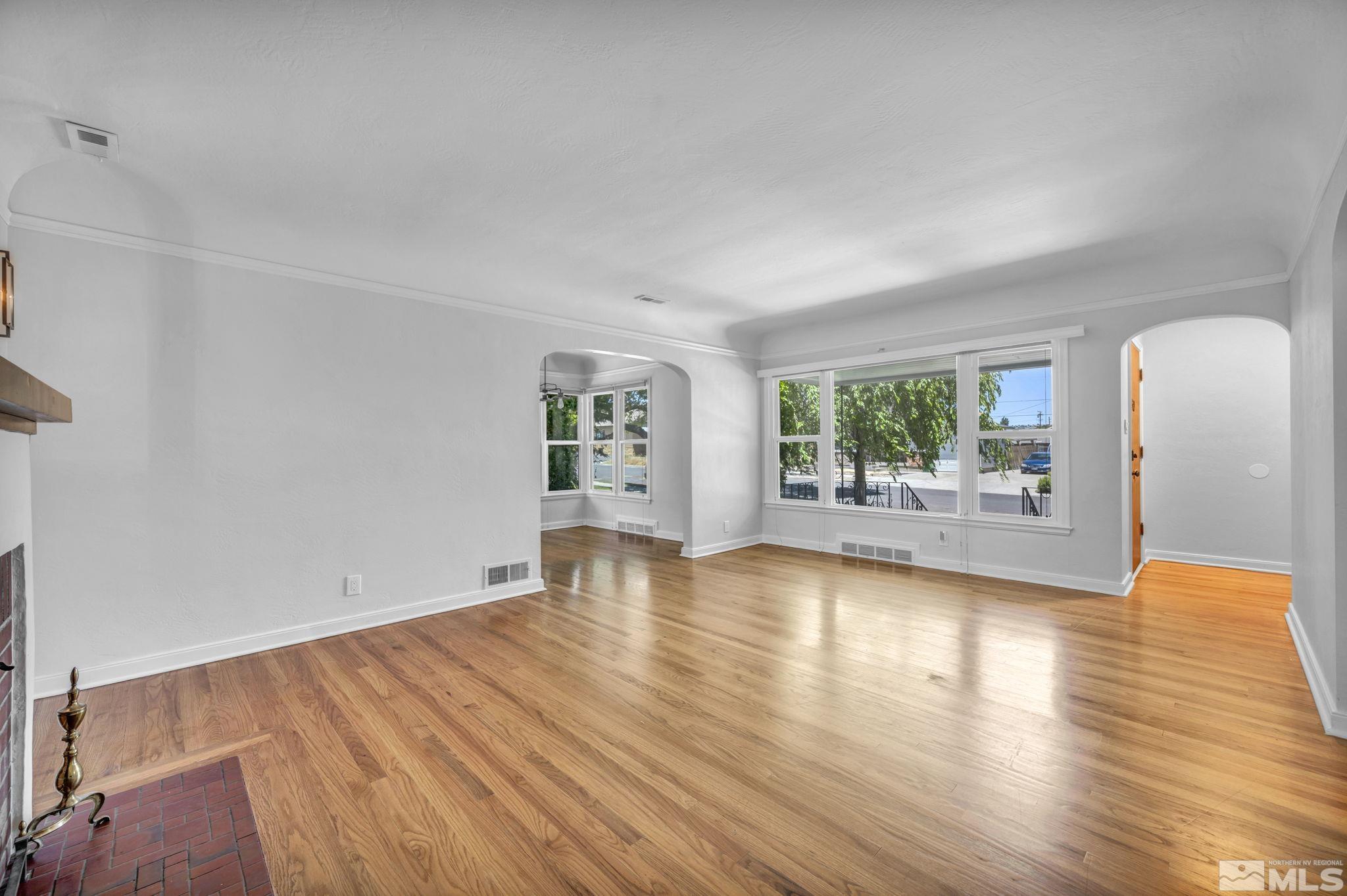 438 Thoma Street Reno, NV 89502 - Photo 8 of 40 Photo 8