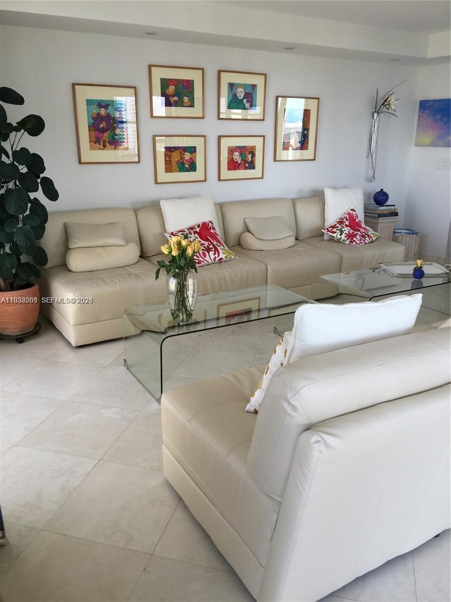 1121 Crandon Boulevard, Unit F1107 Key Biscayne, FL 33149 - Photo 4 of 19