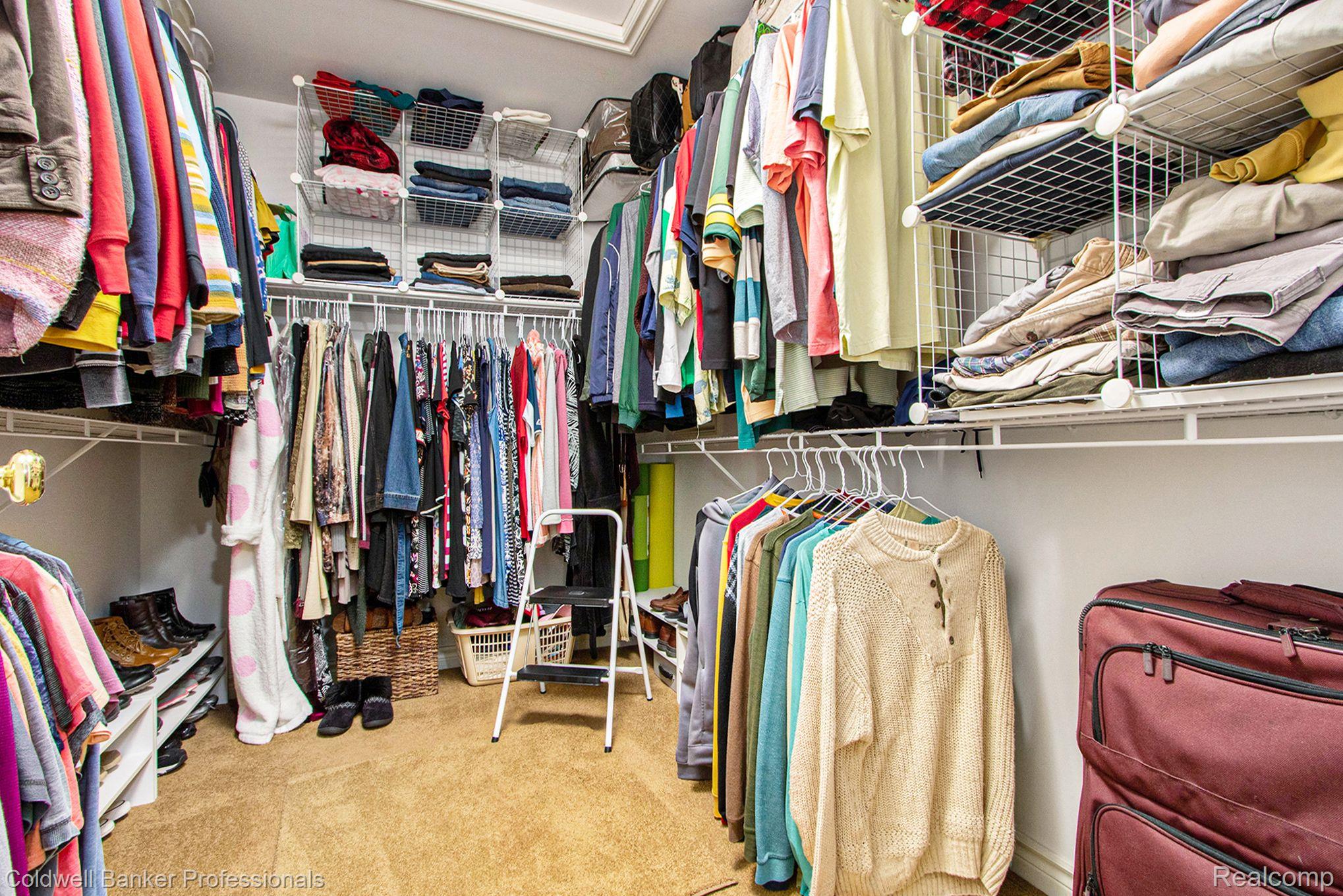 3776 State Road Fort Gratiot, MI 48059 - Photo 20 of 43 8.7 x 7.3 WALK IN CLOSET
