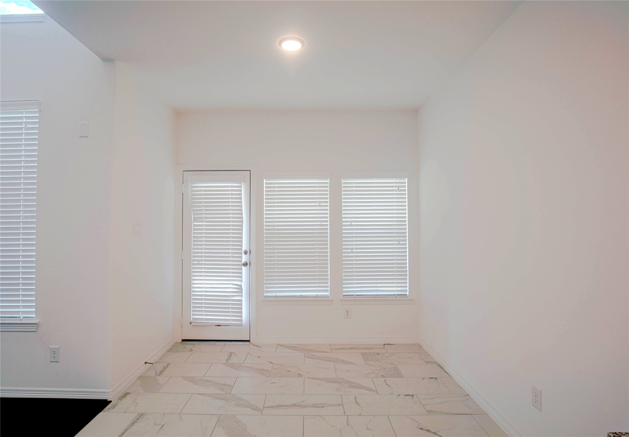 6307 Grand Drift Court Katy, TX 77494 - Photo 9 of 24 Breakfast room.