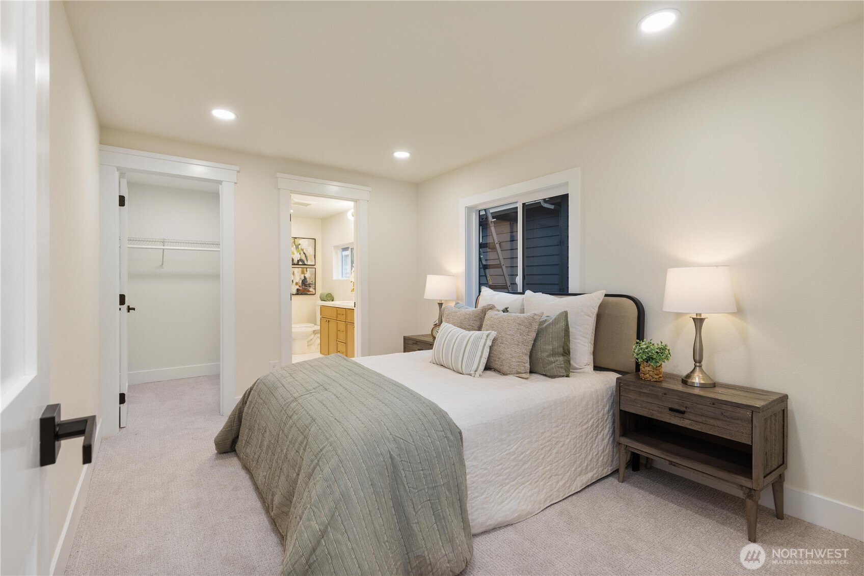 715 27th Avenue Seattle, WA 98122 - Photo 15 of 32