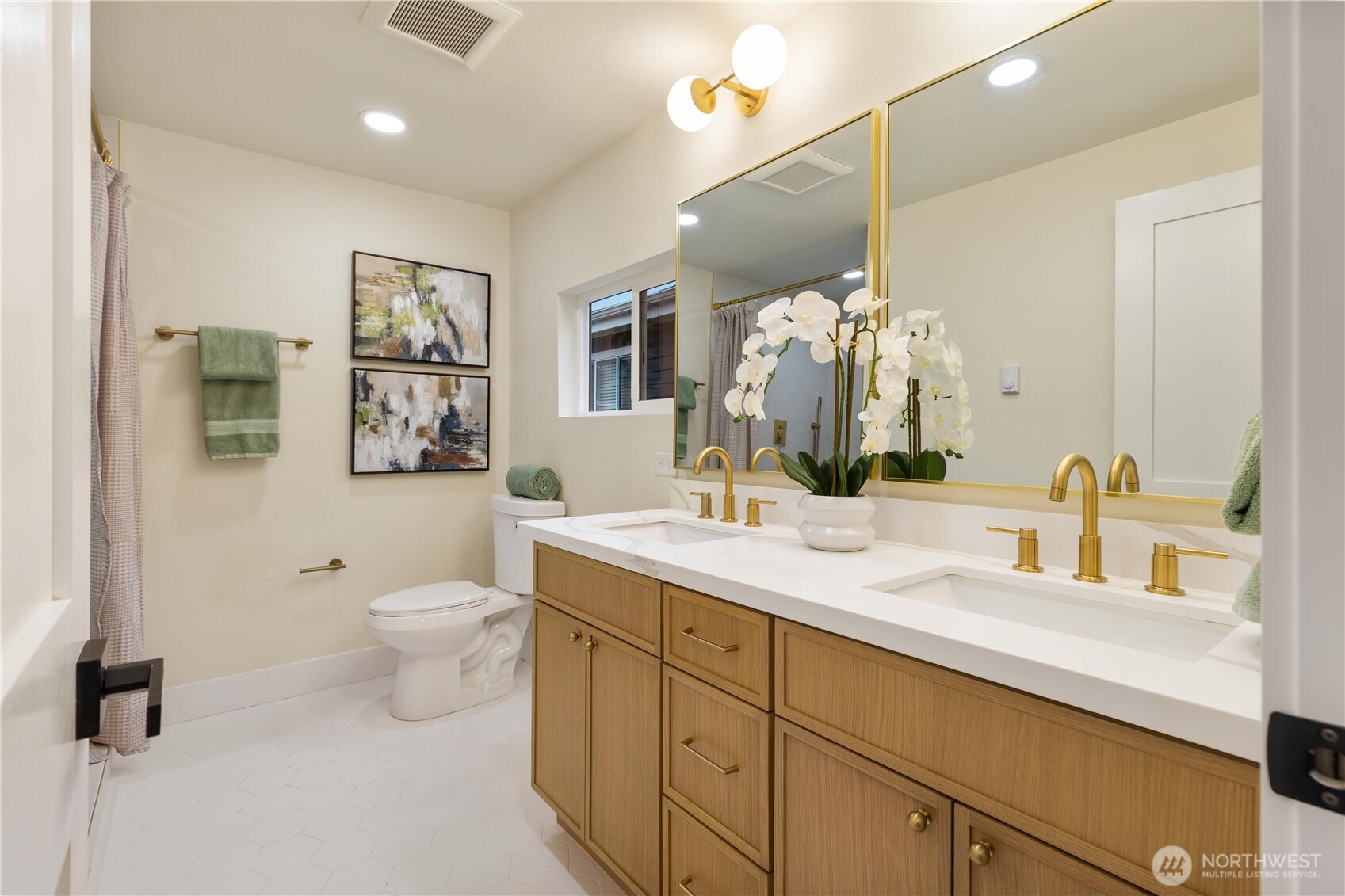 715 27th Avenue Seattle, WA 98122 - Photo 17 of 32