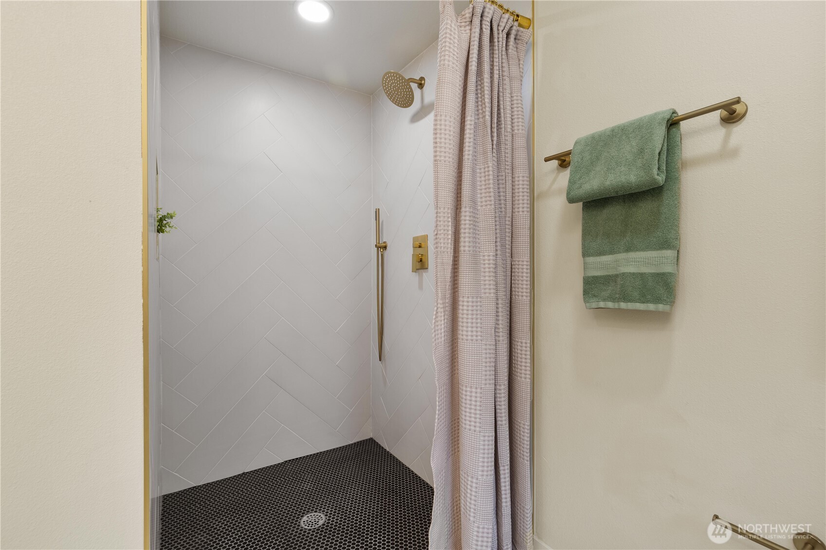 715 27th Avenue Seattle, WA 98122 - Photo 18 of 32