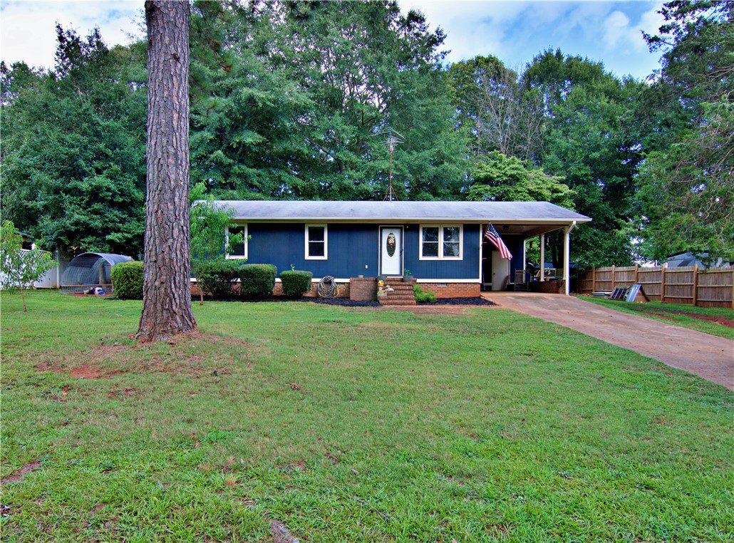 906 North Major Road Belton, SC 29627 - Photo 1 of 34