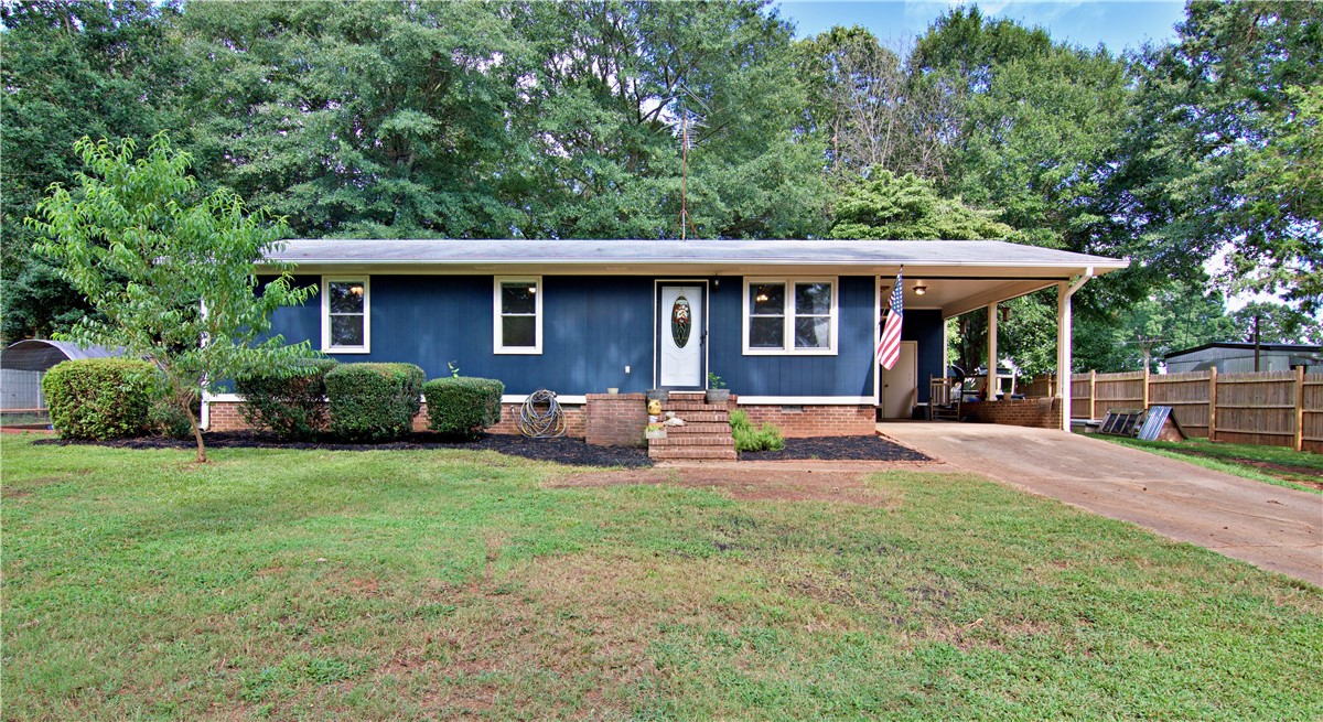 906 North Major Road Belton, SC 29627 - Photo 2 of 34