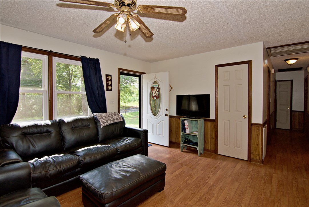 906 North Major Road Belton, SC 29627 - Photo 5 of 34