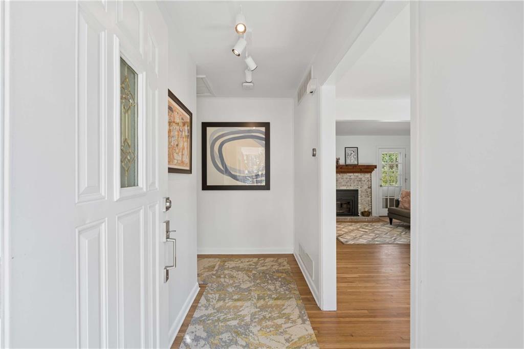 2478 Woodacres Road Northeast Atlanta, GA 30345 - Photo 3 of 31