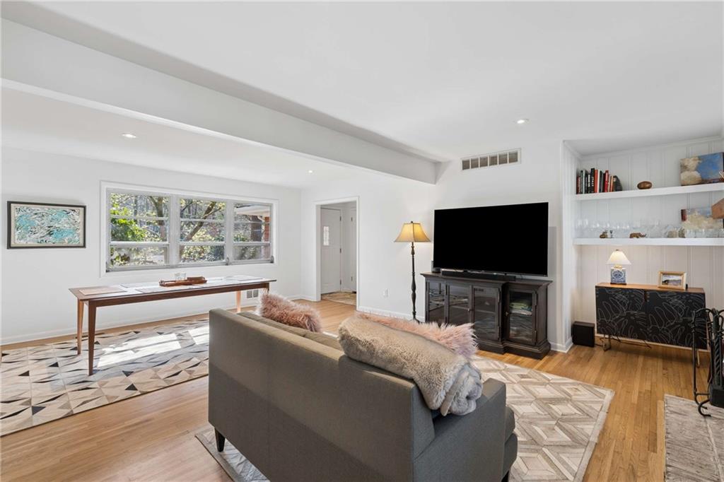 2478 Woodacres Road Northeast Atlanta, GA 30345 - Photo 8 of 31