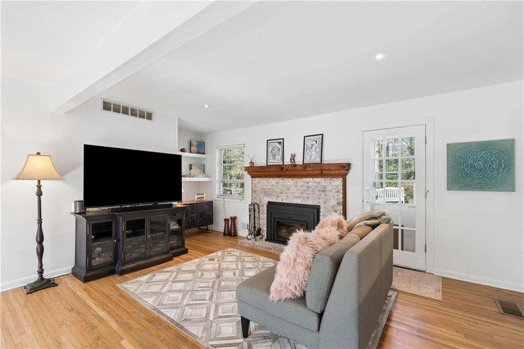 2478 Woodacres Road Northeast Atlanta, GA 30345 - Photo 9 of 31