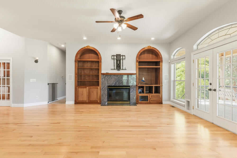 11756 Merganser Road Klamath Falls, OR 97601 - Photo 21 of 73 Gas Fireplace