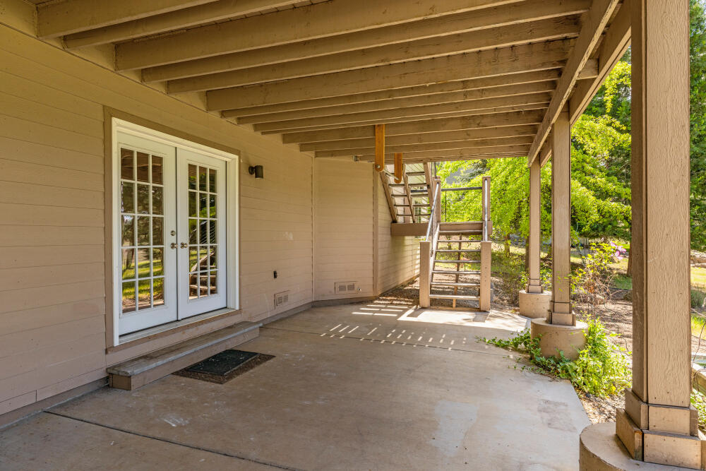 11756 Merganser Road Klamath Falls, OR 97601 - Photo 54 of 73 a view of a room with floor to ceiling windows and floor to ceiling window
