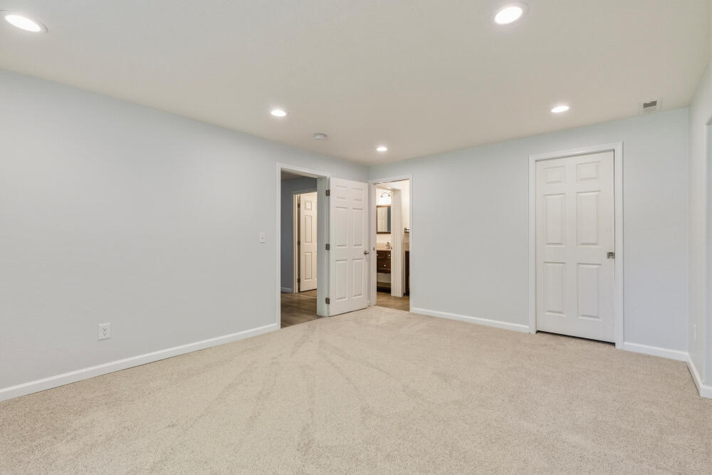 11756 Merganser Road Klamath Falls, OR 97601 - Photo 61 of 73 Bedroom #1 Lower Level