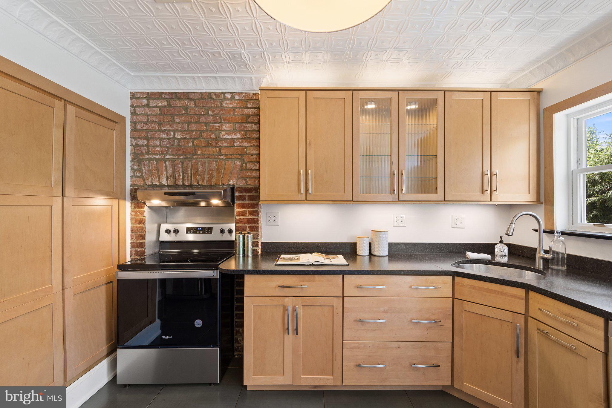 1415 E Street Southeast Washington, DC 20003 - Photo 11 of 32 Kitchen