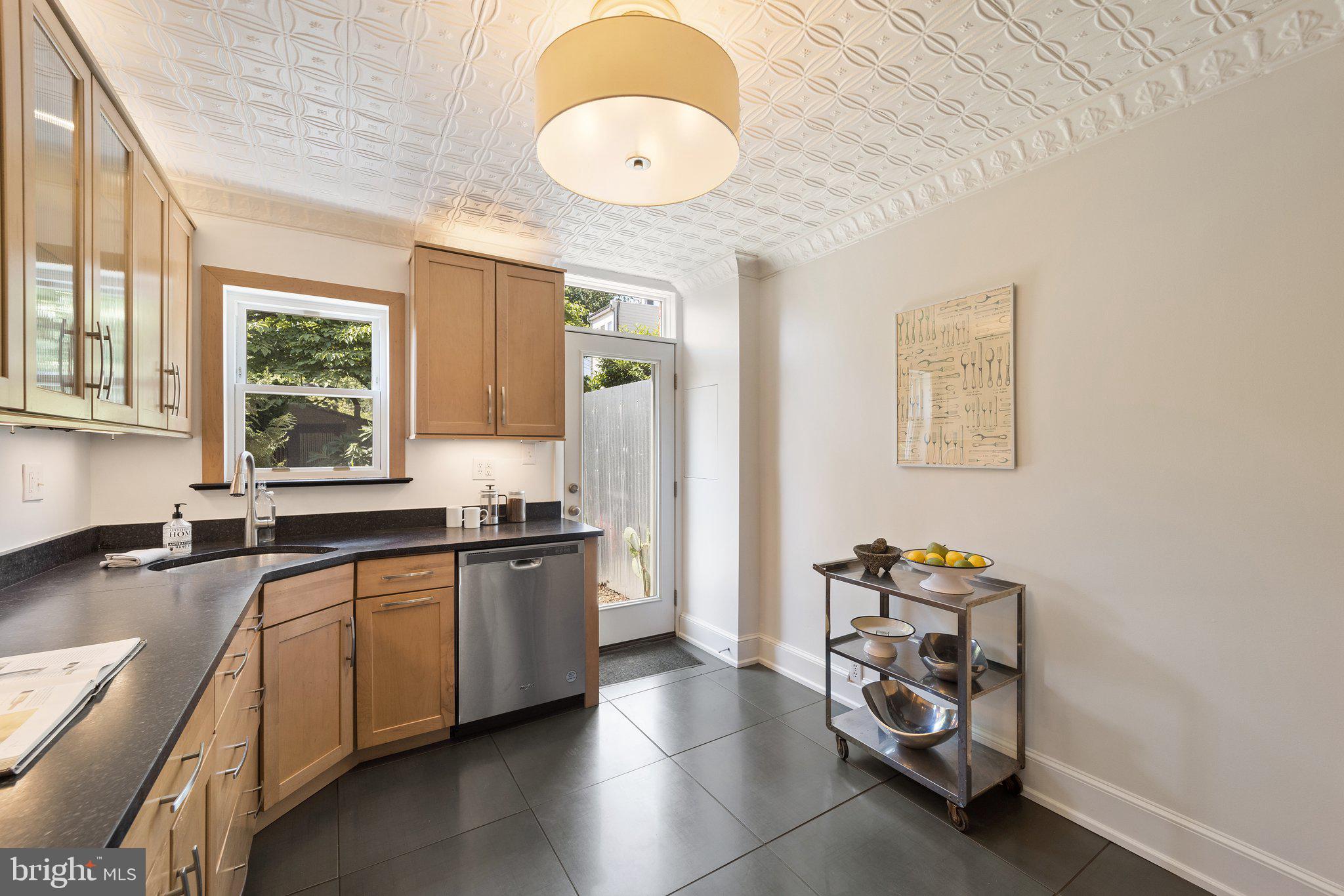 1415 E Street Southeast Washington, DC 20003 - Photo 12 of 32 Kitchen