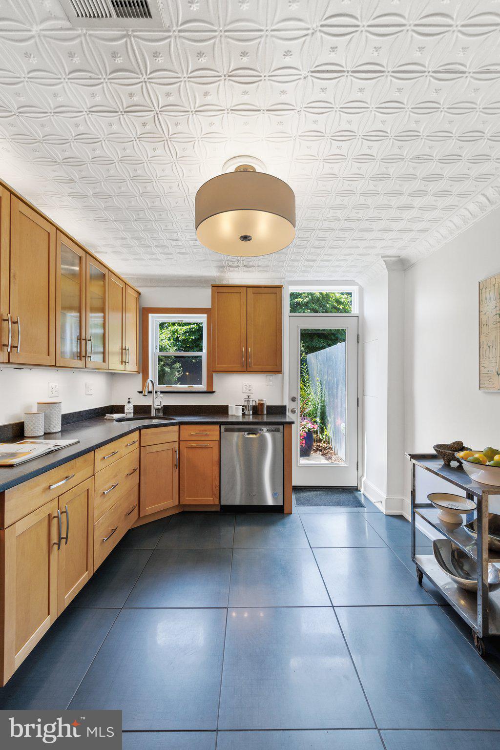 1415 E Street Southeast Washington, DC 20003 - Photo 13 of 32 Kitchen