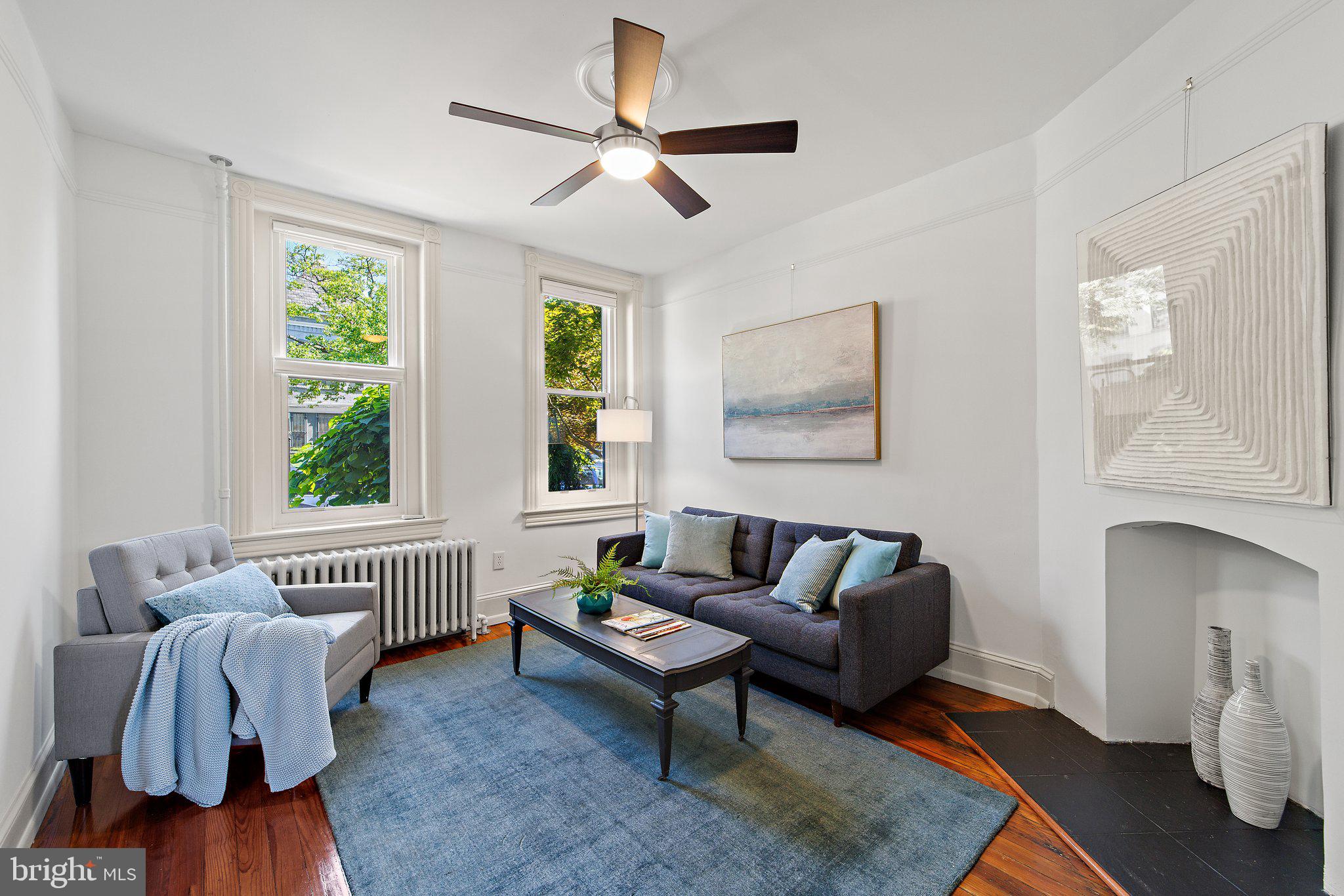 1415 E Street Southeast Washington, DC 20003 - Photo 5 of 32 Living room