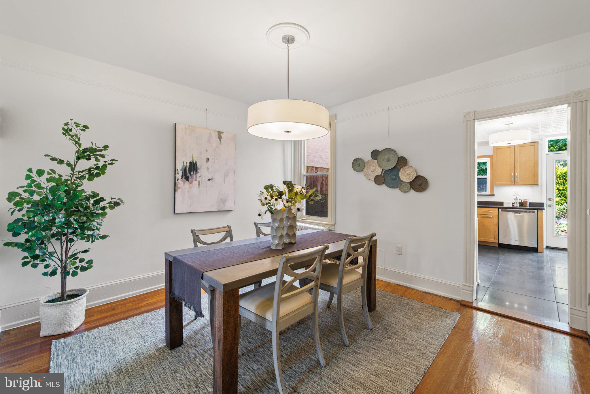 1415 E Street Southeast Washington, DC 20003 - Photo 9 of 32 Dining room