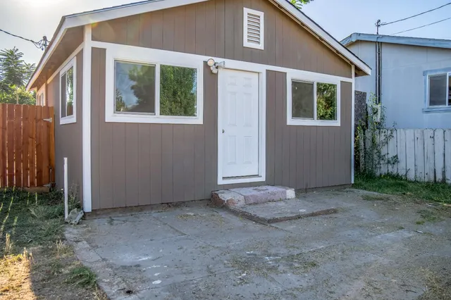 $259,999 | 1415 Avondale Avenue, Modesto, CA 95358