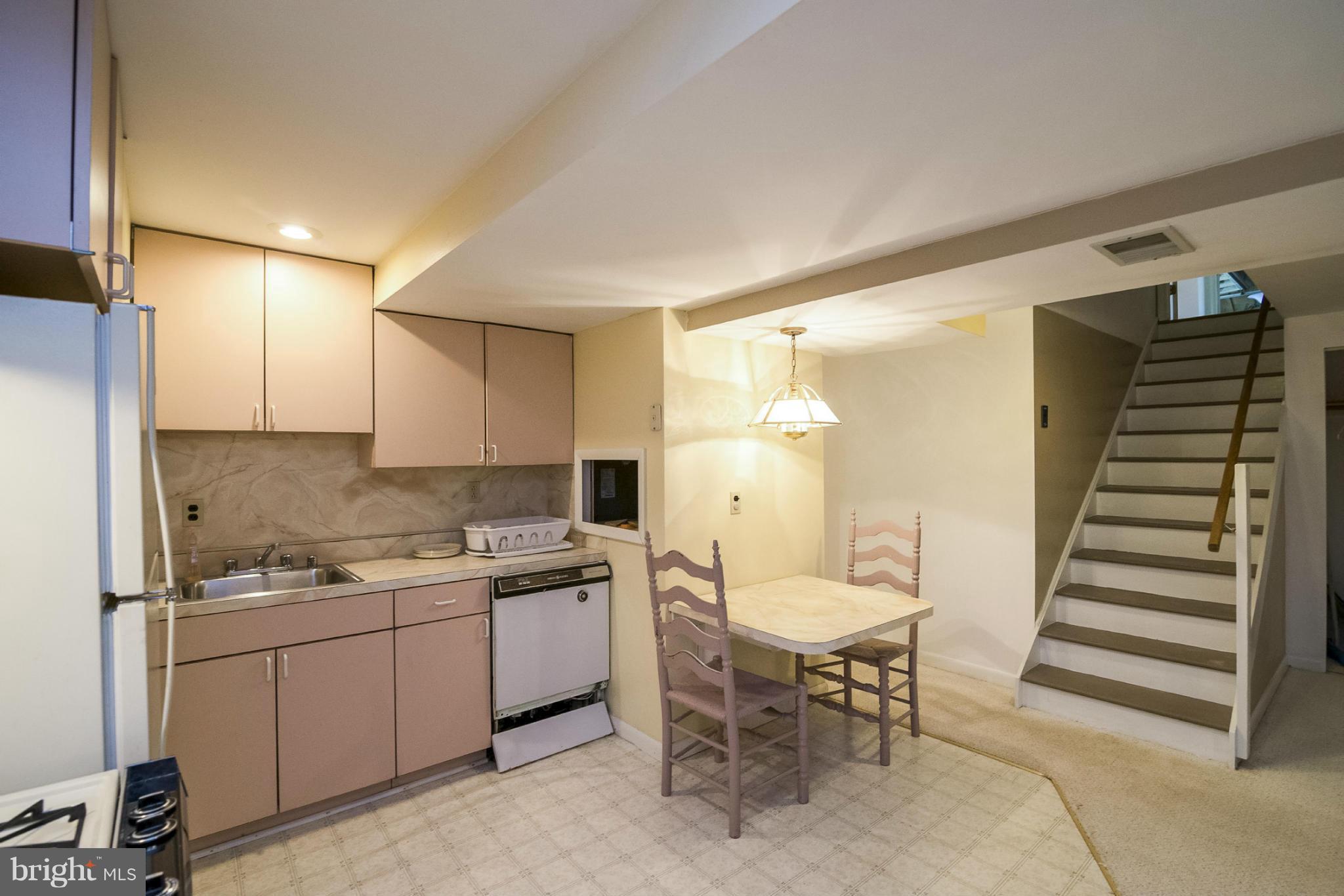 4132 Rinehart Road Westminster, MD 21158 - Photo 16 of 27 eat in LL Kitchen