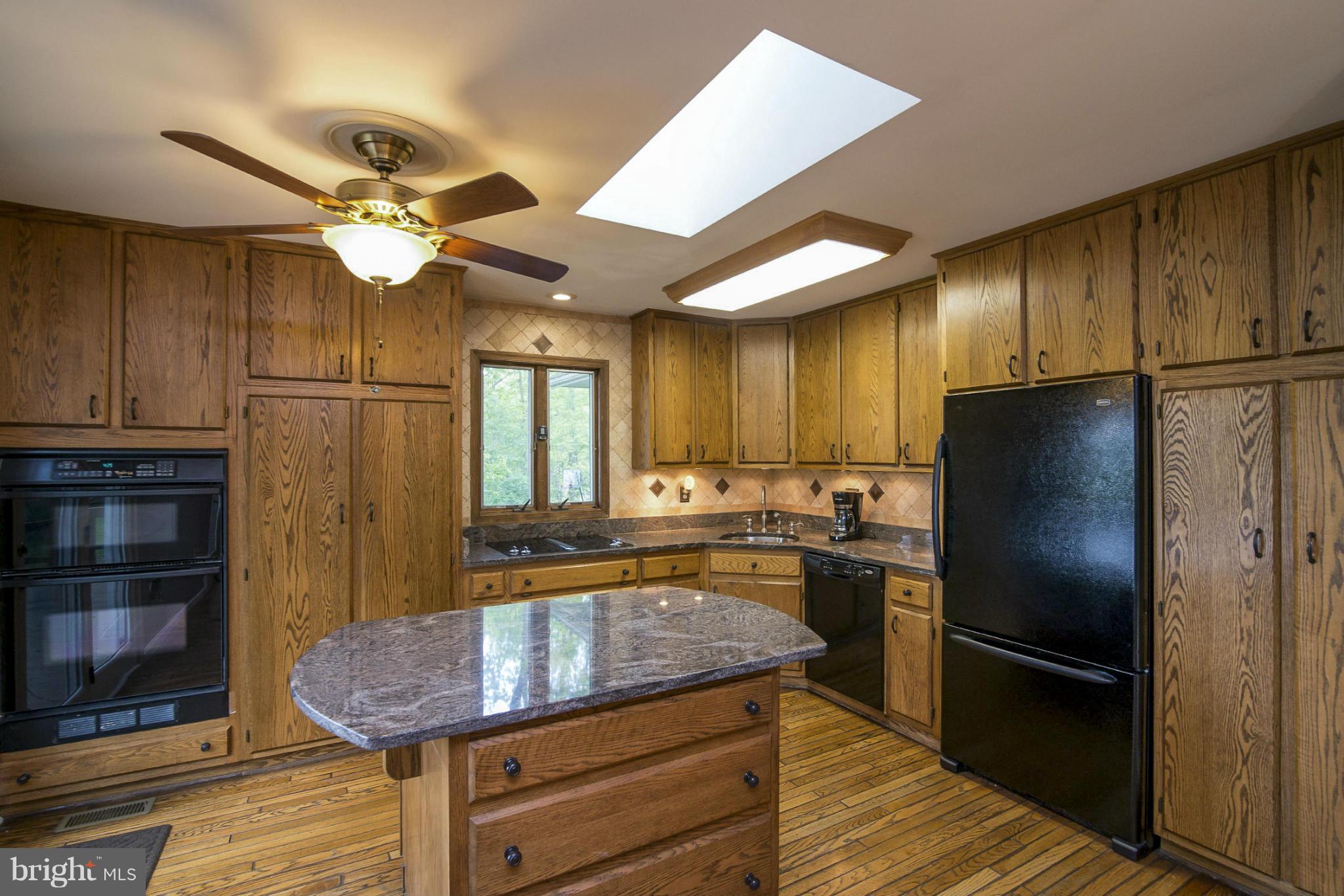 4132 Rinehart Road Westminster, MD 21158 - Photo 5 of 27 Kitchen w granite counters