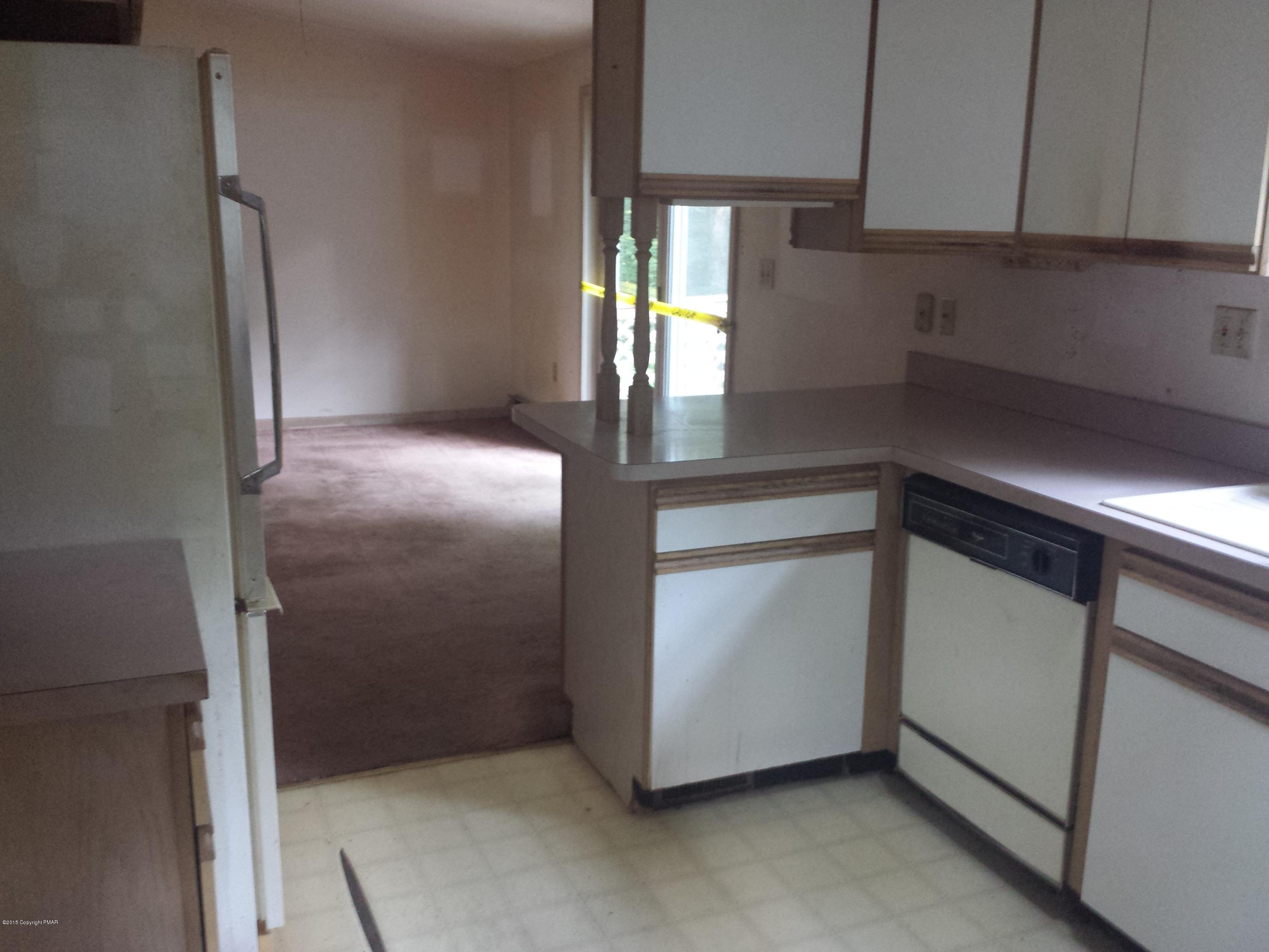 2 Pocono Heights Road Tobyhanna, PA 18466 - Photo 3 of 9 Kitchen view 2