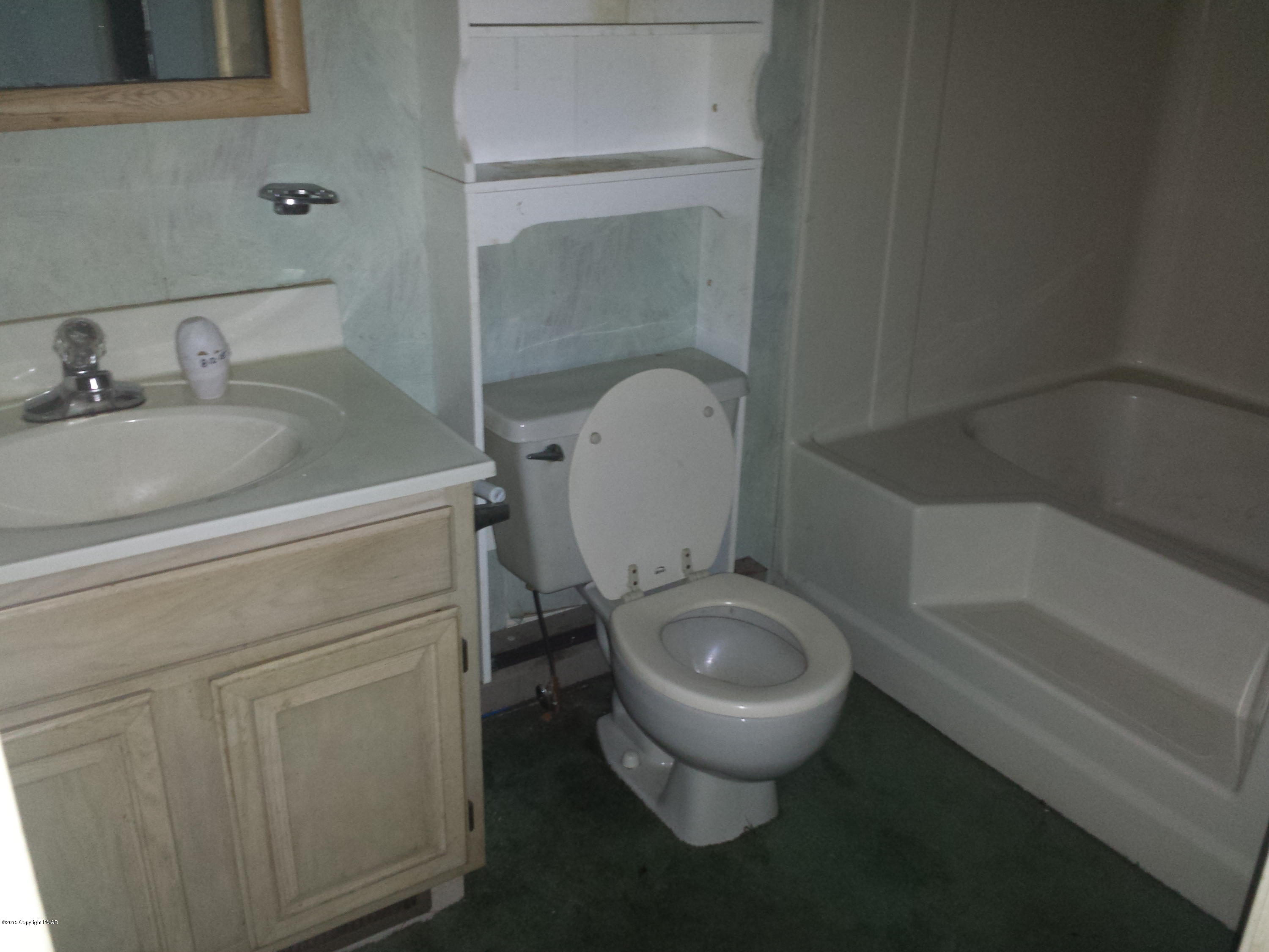 2 Pocono Heights Road Tobyhanna, PA 18466 - Photo 6 of 9 master bath