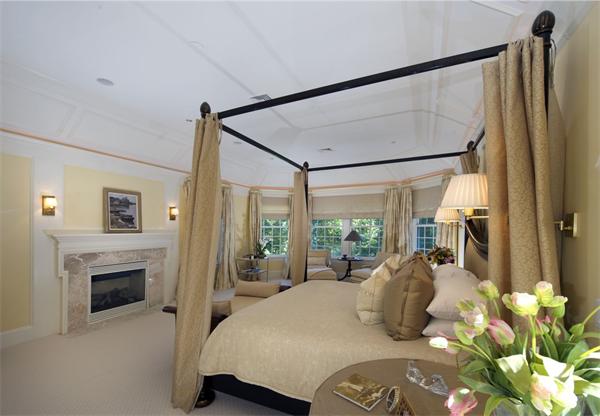 22 Pelham Road Weston, MA 02493 - Photo 11 of 25 Gallery Image 11