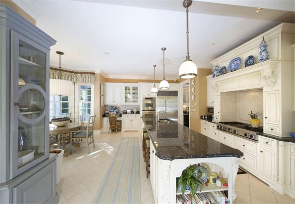 22 Pelham Road Weston, MA 02493 - Photo 15 of 25 Gallery Image 15