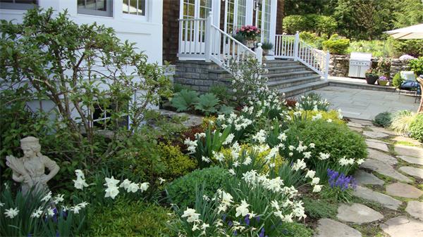 22 Pelham Road Weston, MA 02493 - Photo 17 of 25 Gallery Image 17