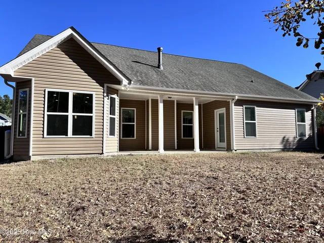 $2,300 | 413 Belhaven Court, Holly Ridge, NC 28445