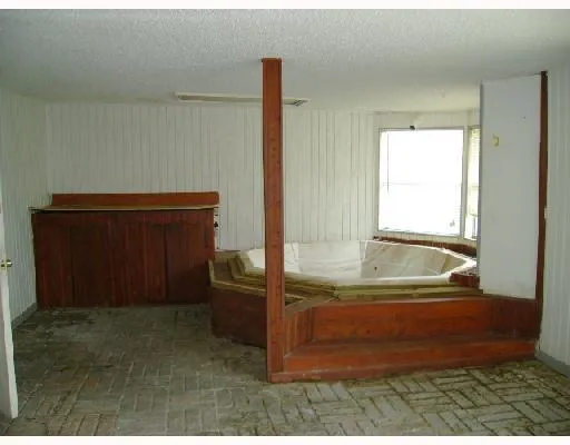 a bathroom with a tub